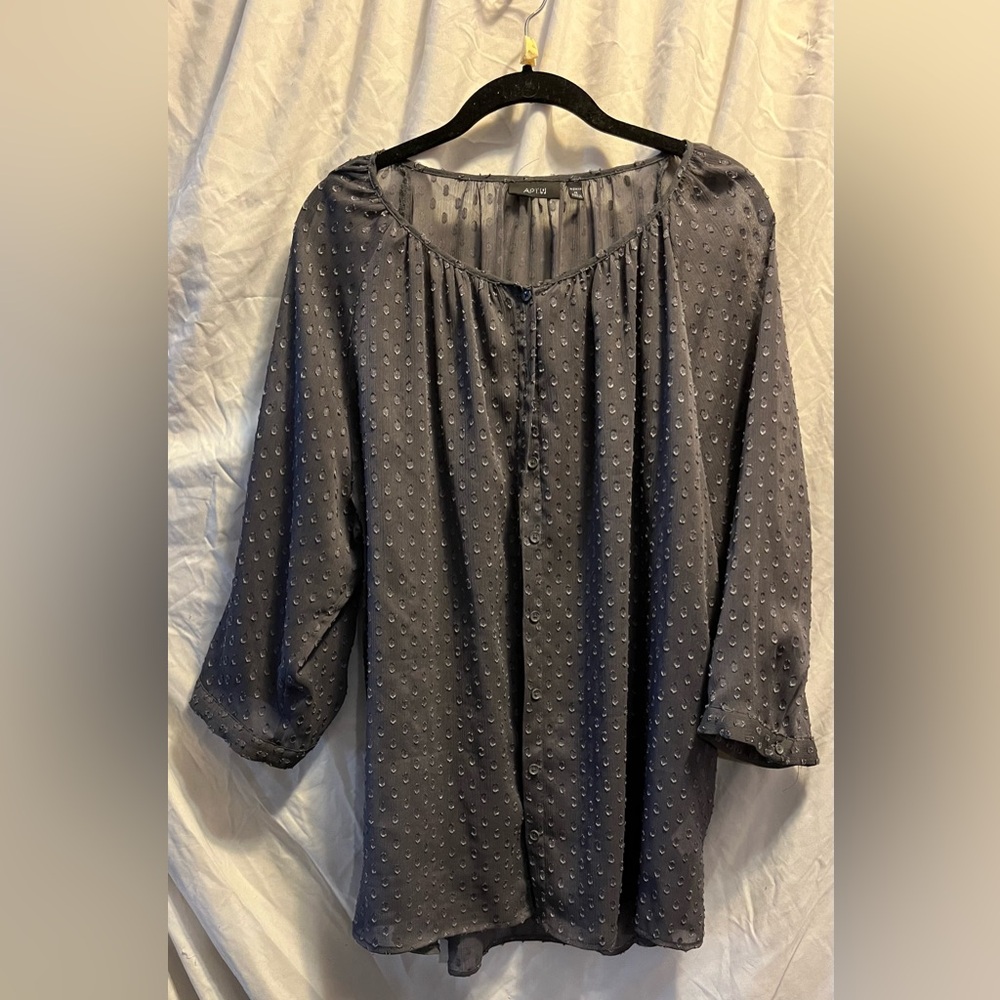 Apt 9 gray polk-a-dot blouse size 1X